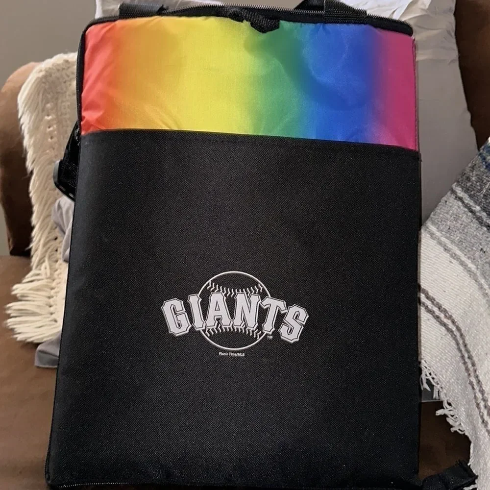 NEW Giants baseball ⚾️stadium blanket- picnic blanket with carrying storage bag